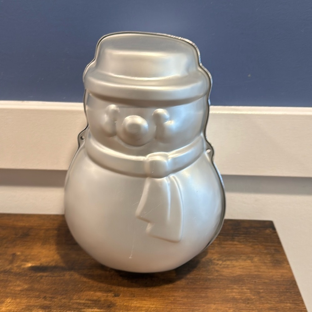 Wilton stand up snowman pan 2105-2047 year 2000